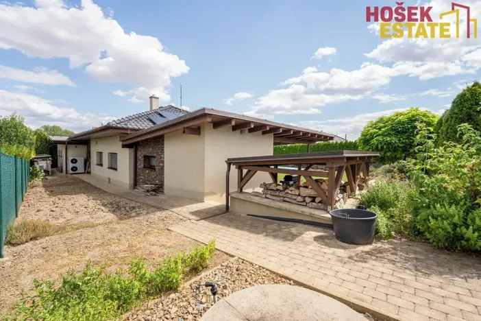 Prodej rodinného domu, Holubice, 240 m2