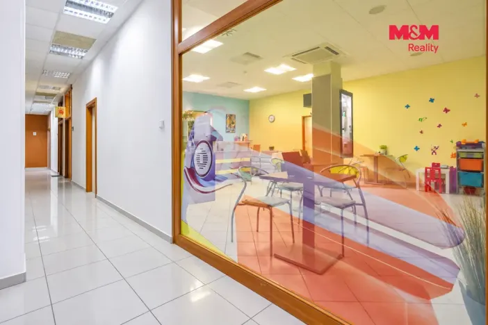 Prodej obchodního prostoru, Otrokovice, Tylova, 750 m2