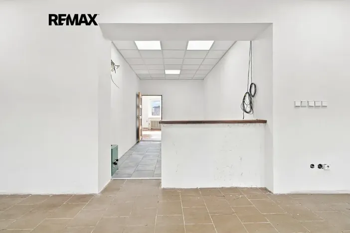 Pronájem obchodního prostoru, Přeštice, Masarykovo nám., 171 m2
