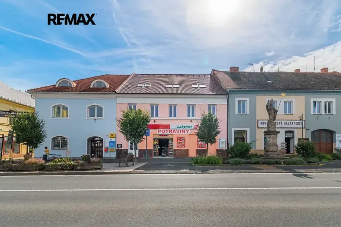 Pronájem obchodního prostoru, Přeštice, Masarykovo nám., 171 m2
