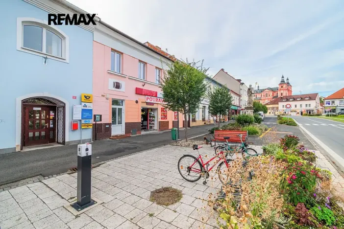 Pronájem obchodního prostoru, Přeštice, Masarykovo nám., 171 m2