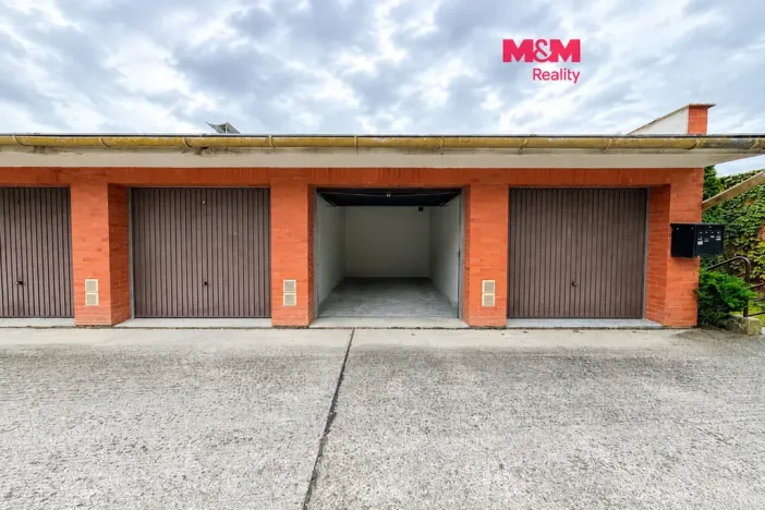 Pronájem garáže, Zlín, Nad Vývozem, 16 m2