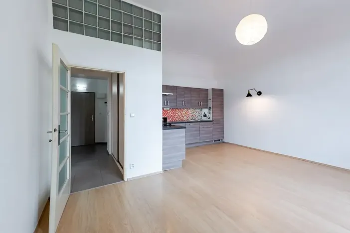 Pronájem bytu 2+kk, Praha - Nové Město, Novomlýnská, 57 m2