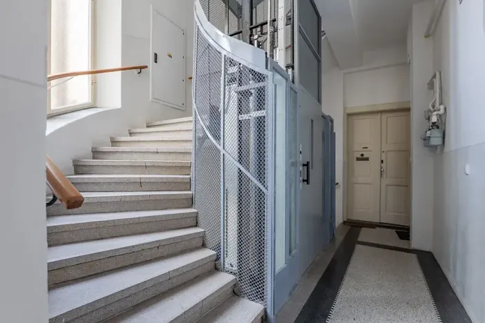 Pronájem bytu 2+kk, Praha - Nové Město, Novomlýnská, 57 m2