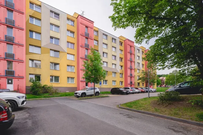 Prodej bytu 3+1, Plzeň - Doubravka, Popelnicová, 66 m2