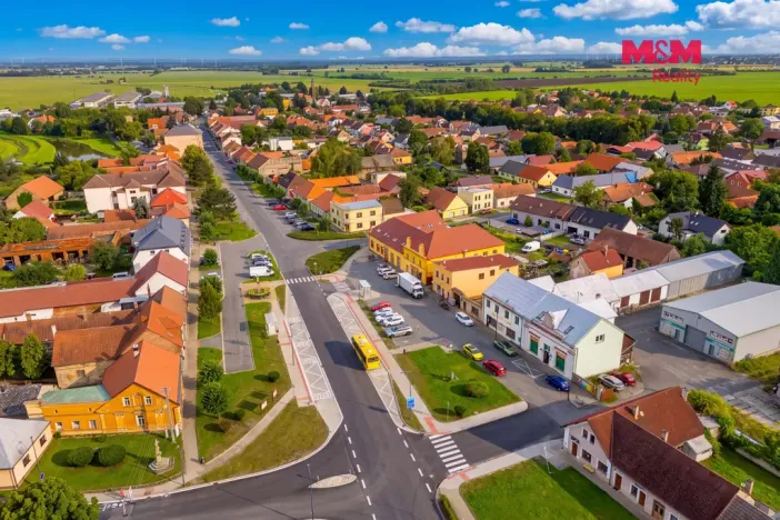 Pronájem obchodního prostoru, Křinec, Náměstí, 439 m2