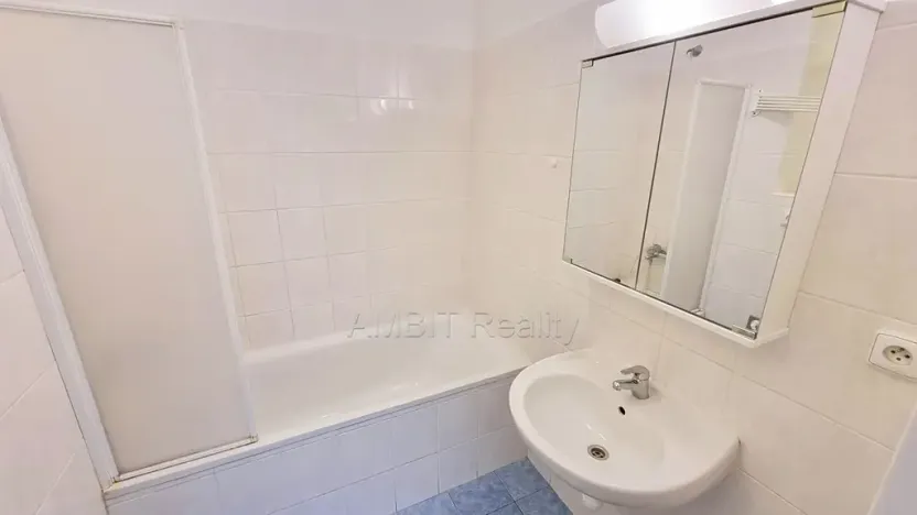 Pronájem bytu 1+1, Praha - Troja, Olštýnská, 37 m2