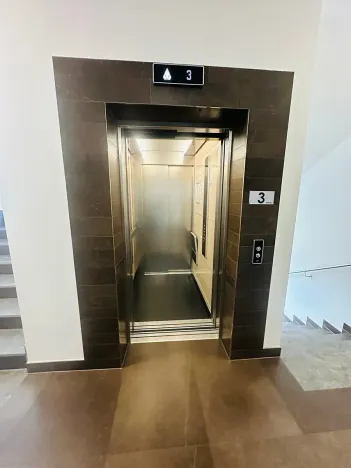 Prodej bytu 3+kk, Karlovy Vary, Chebská, 67 m2