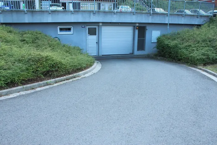 Pronájem garážového stání, Zlín, Voženílkova, 20 m2