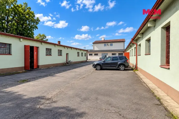 Pronájem obchodního prostoru, Staré Hradiště, 340 m2