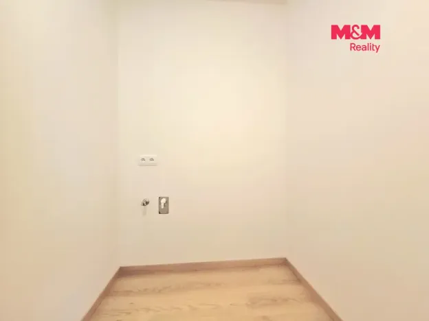 Pronájem bytu 2+kk, Praha, Poděbradská, 67 m2