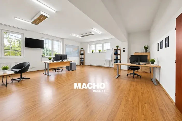 Pronájem kanceláře, Králův Dvůr, Tovární, 370 m2