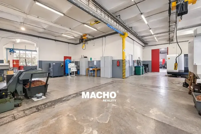 Pronájem výrobních prostor, Králův Dvůr, Tovární, 400 m2