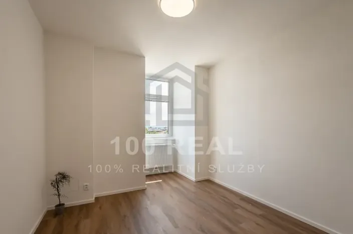 Pronájem bytu 2+kk, Pardubice, třída Míru, 52 m2