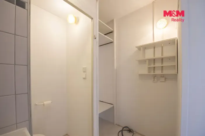 Pronájem bytu 1+1, Hradec Králové - Moravské Předměstí, Sezemická, 33 m2