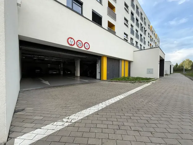 Pronájem garáže, Praha - Uhříněves, Ke kříži, 13 m2