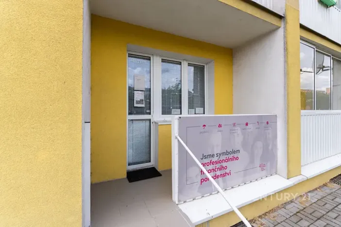 Prodej kanceláře, Most, Obránců míru, 68 m2