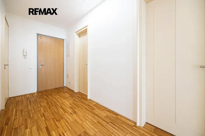 Pronájem bytu 2+kk, Praha - Karlín, Rohanské nábřeží, 73 m2