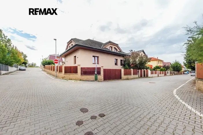 Prodej rodinného domu, Praha - Řeporyje, Havlůjové, 300 m2