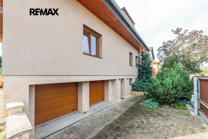 Prodej rodinného domu, Praha - Řeporyje, Havlůjové, 300 m2