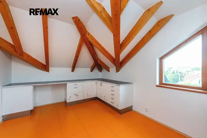 Prodej rodinného domu, Praha - Řeporyje, Havlůjové, 300 m2