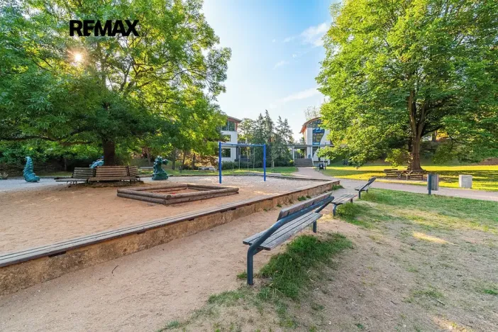 Prodej obchodního prostoru, Plzeň, Částkova, 388 m2