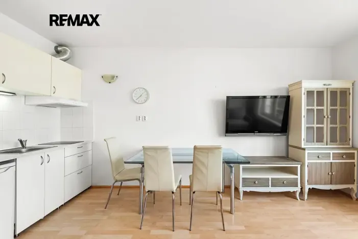 Prodej bytu 1+kk, Praha - Záběhlice, Mattioliho, 32 m2