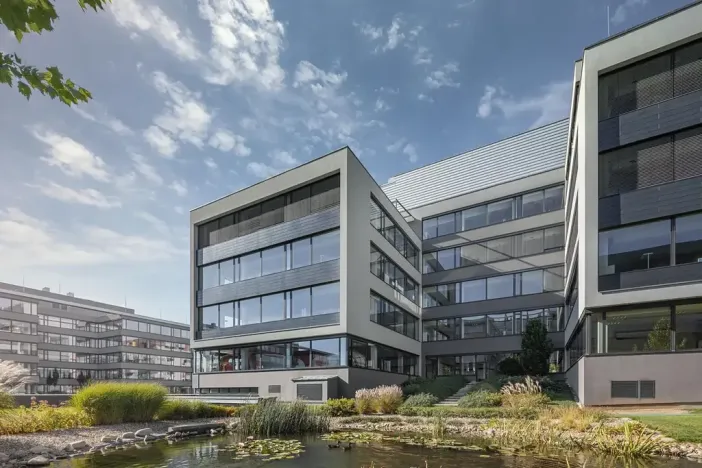 Pronájem kanceláře, Praha - Stodůlky, náměstí Junkových, 1500 m2
