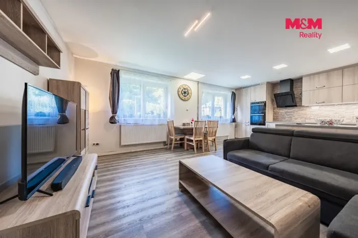 Prodej rodinného domu, Měchenice, V Luhu, 131 m2