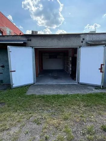 Pronájem garáže, Ostrava, Newtonova, 19 m2
