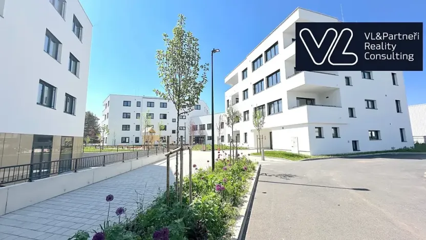 Pronájem garážového stání, Šlapanice, 15 m2
