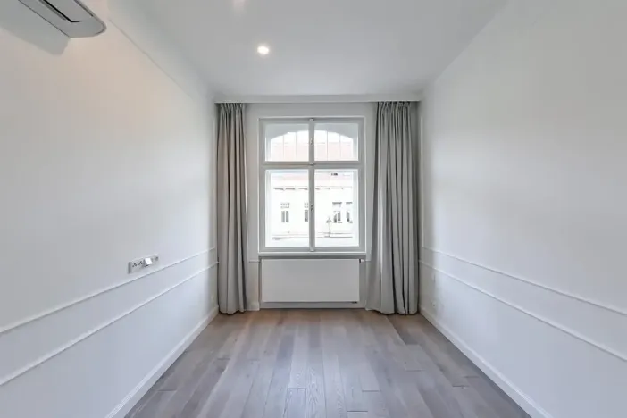 Pronájem bytu 2+kk, Praha - Vinohrady, náměstí Jiřího z Poděbrad, 56 m2