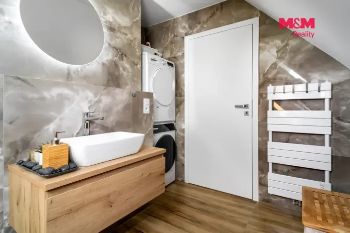 Prodej rodinného domu, Chlumec nad Cidlinou - Kladruby, 147 m2