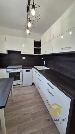 Prodej bytu 2+1, Kroměříž, Velehradská, 56 m2
