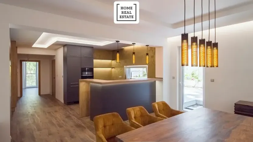 Prodej bytu 4+kk, Karlovy Vary, Šumavská, 171 m2