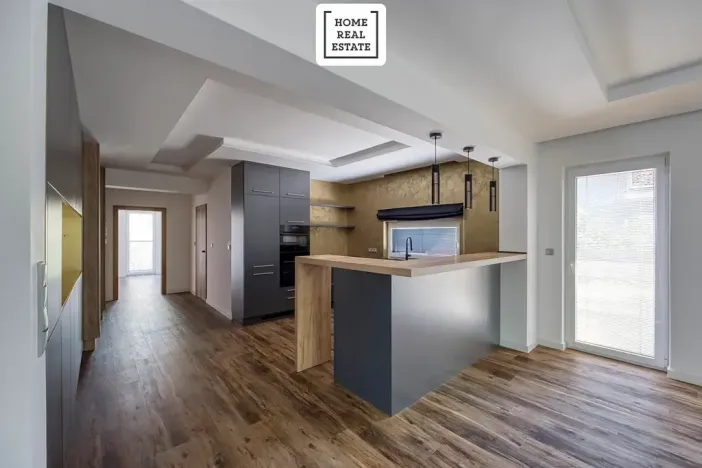 Prodej bytu 4+kk, Karlovy Vary, Šumavská, 171 m2