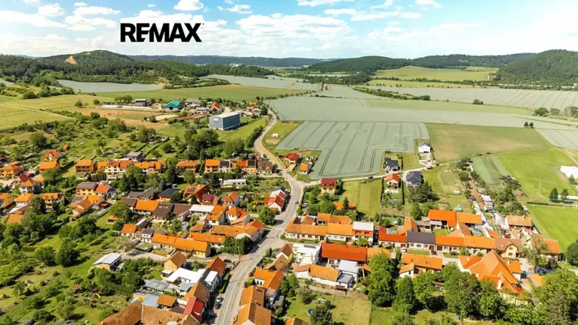 Prodej pozemku pro bydlení, Moravské Knínice, 1719 m2