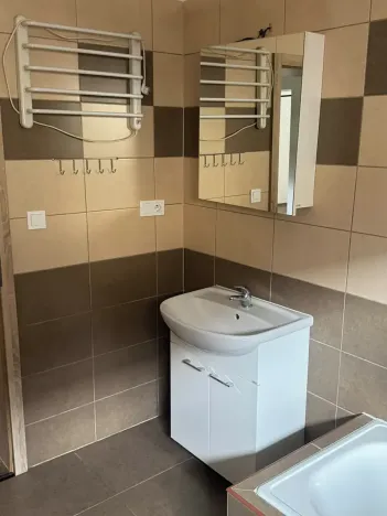 Pronájem bytu 2+kk, Ostrov, 70 m2