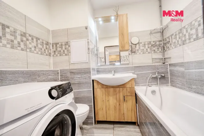 Prodej bytu 2+kk, Kralupy nad Vltavou - Lobeček, Krakovská, 40 m2