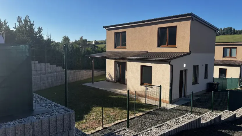 Pronájem rodinného domu, Nová Ves nad Popelkou, 78 m2