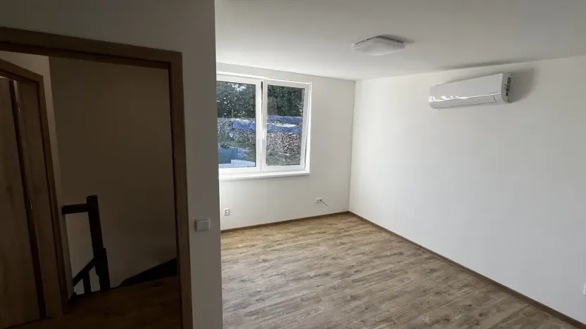 Pronájem rodinného domu, Nová Ves nad Popelkou, 78 m2