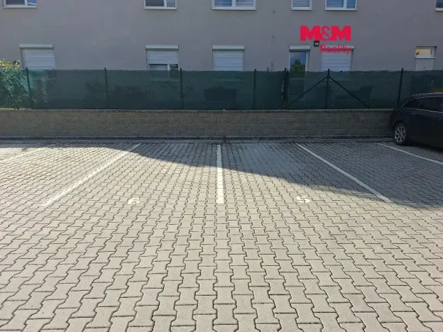 Pronájem garážového stání, Odolena Voda, K Cukrovaru, 13 m2