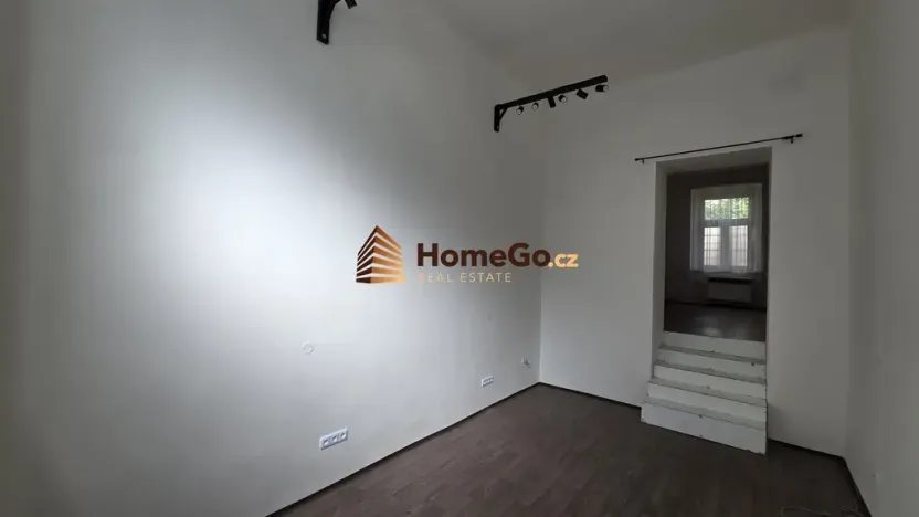 Pronájem obchodního prostoru, Praha - Vršovice, Žitomírská, 31 m2
