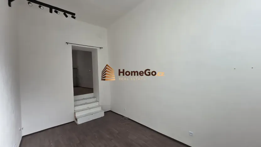 Pronájem obchodního prostoru, Praha - Vršovice, Žitomírská, 31 m2
