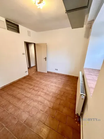 Prodej obchodního prostoru, Praha - Nusle, Na Jezerce, 74 m2