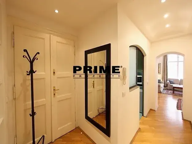 Pronájem bytu 3+1, Praha - Nové Město, Odborů, 80 m2