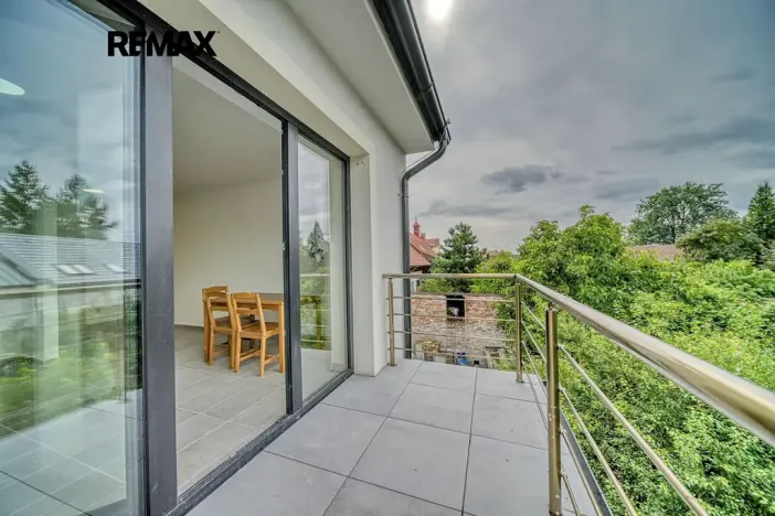 Pronájem bytu 1+kk, Velký Osek, Revoluční, 23 m2