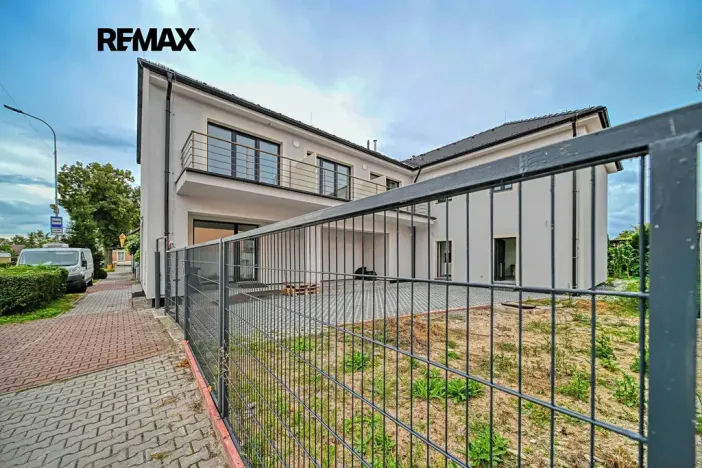 Pronájem bytu 1+kk, Velký Osek, Revoluční, 24 m2