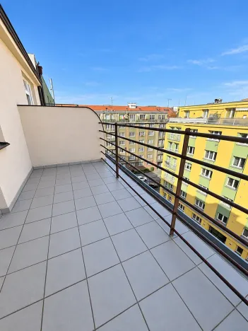 Pronájem bytu 1+kk, Praha - Vršovice, K louži, 32 m2