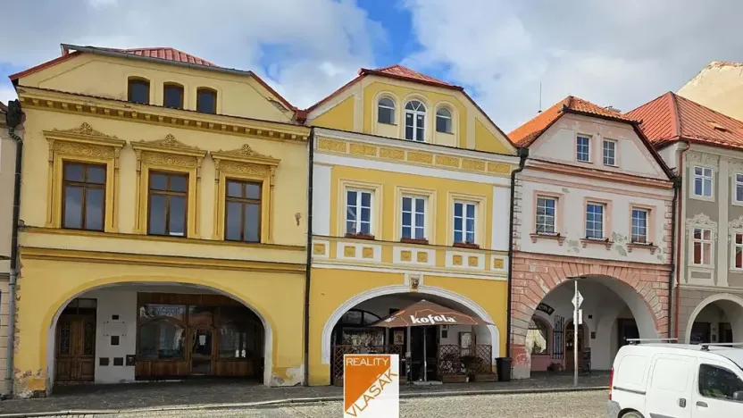 Pronájem bytu 2+1, Kadaň, Mírové náměstí, 109 m2